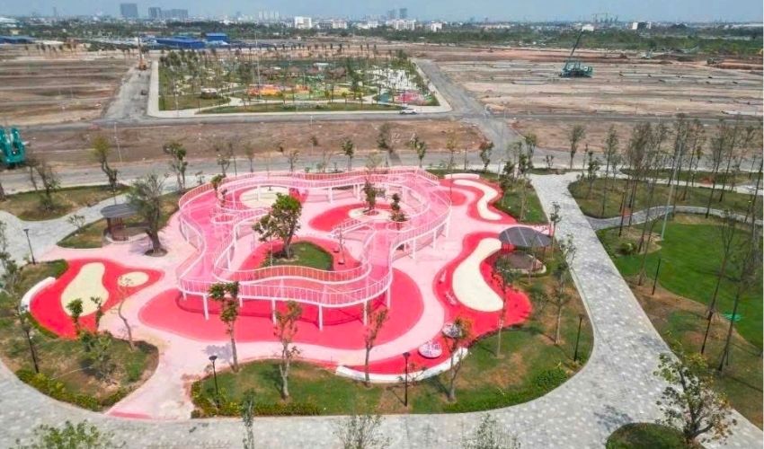 Công trường thi công Vinhomes Dương Kinh thực tế – Không khí xây dựng sôi động